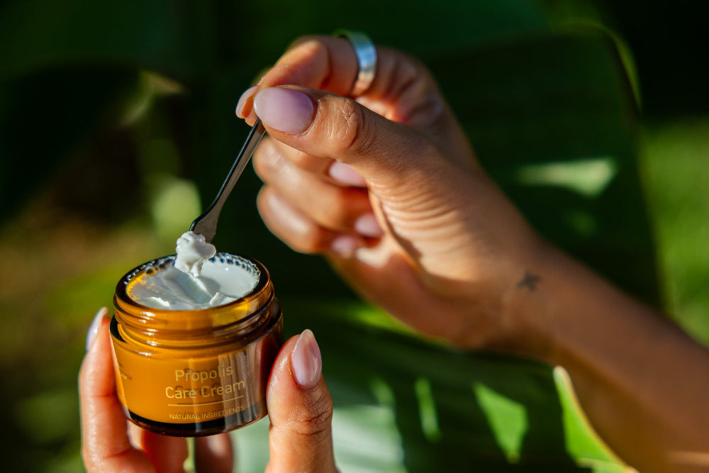 Cremă de ingrijire cu propolis