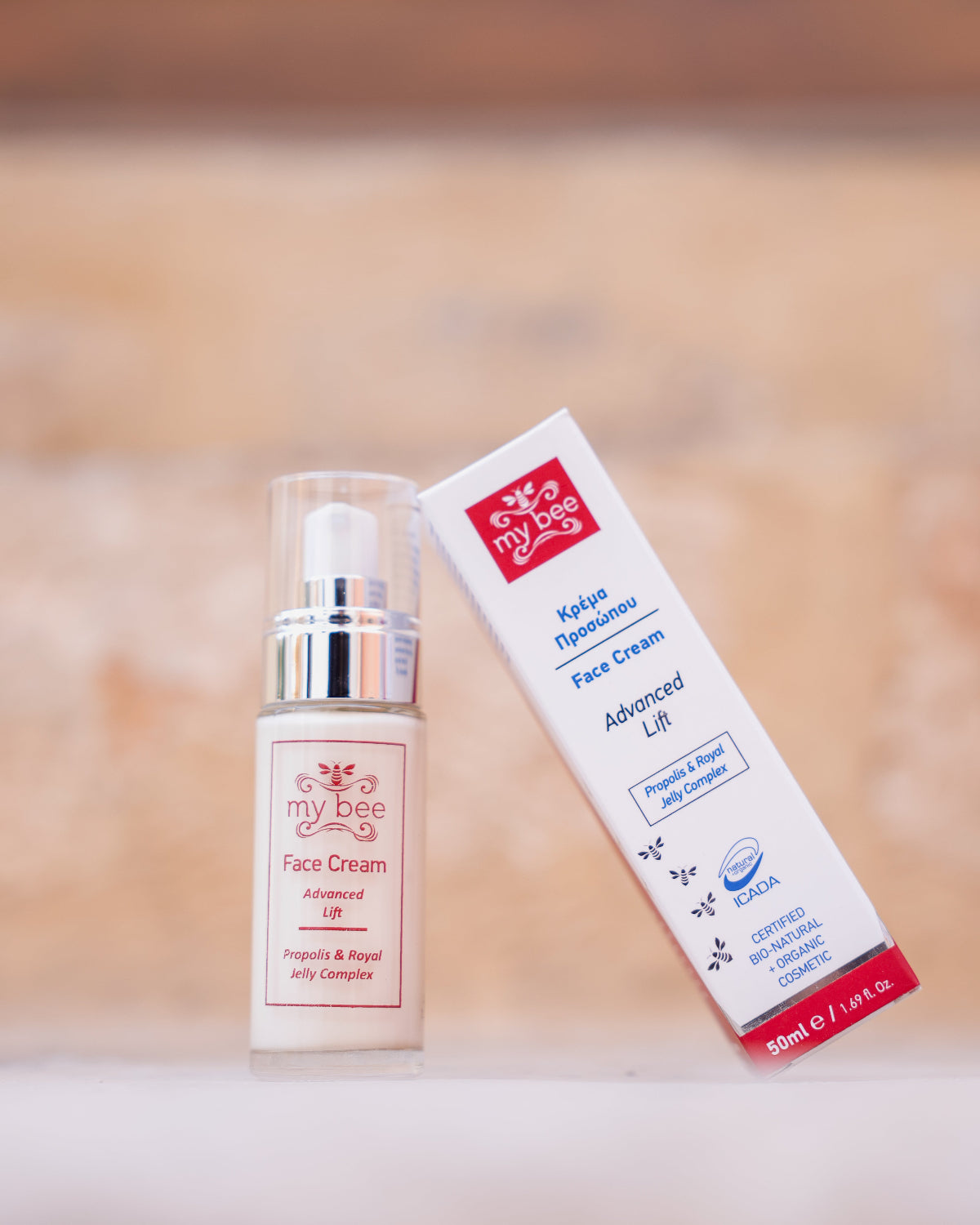 cremă de față anti-îmbătrânire cu propolis și lăptișor de matcă