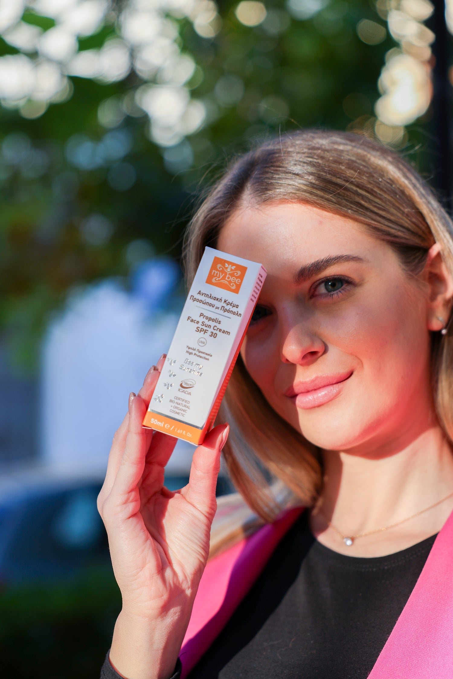 Protecția Naturală a Pielii cu Gama „Bee My Sunshine”