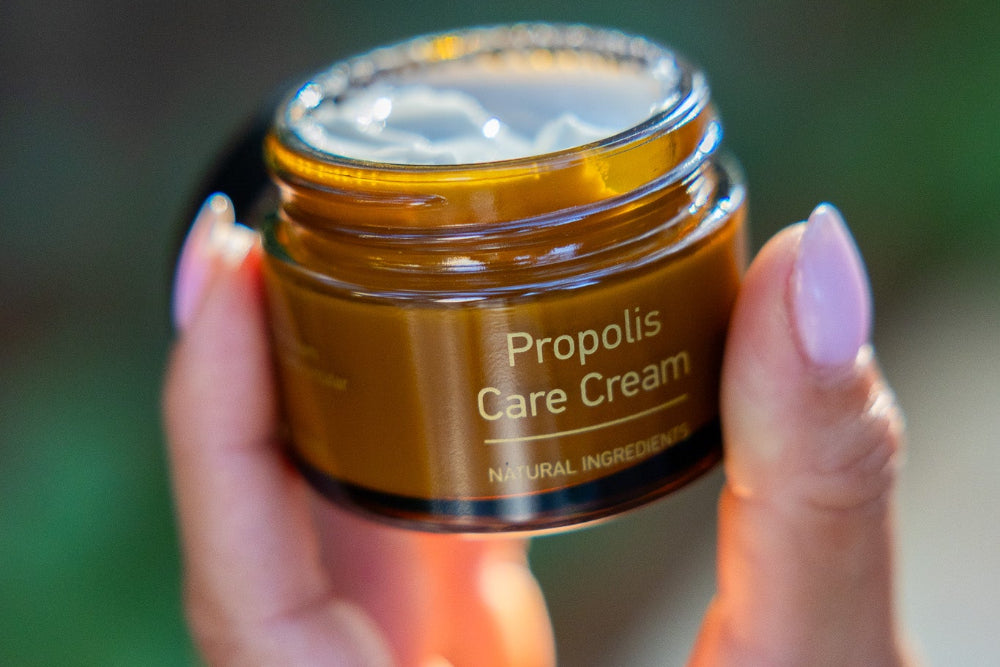 Cremă de ingrijire cu propolis