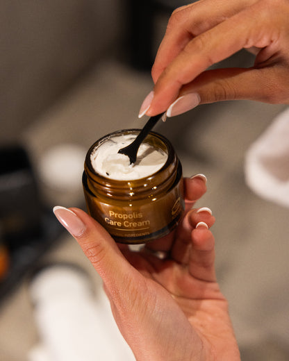 Cremă de ingrijire cu propolis
